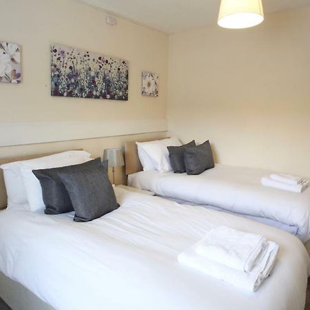 Free Parking, Cosy House In The Center Of Taunton! Sleeps 6 People!别墅 外观 照片